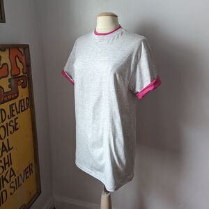 Vintage 90s single-stitch double collar pink and gray t-shirt by Anvil Size L